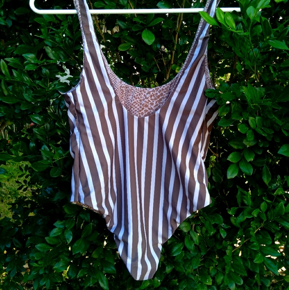 Acacia Palm Springs One Piece - Picture 2 of 5
